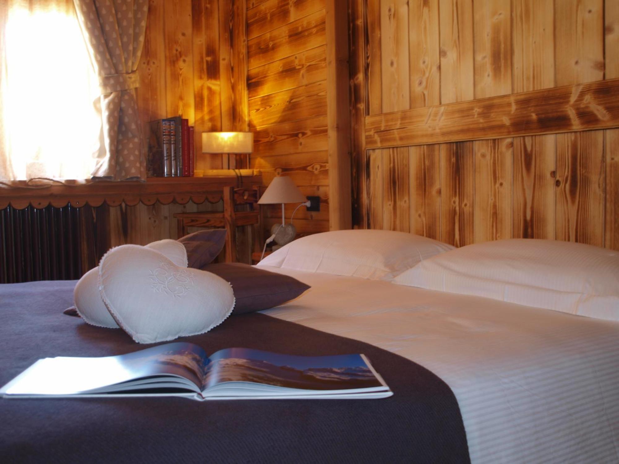Hotel Letterario Locanda Collomb La Thuile Bilik gambar