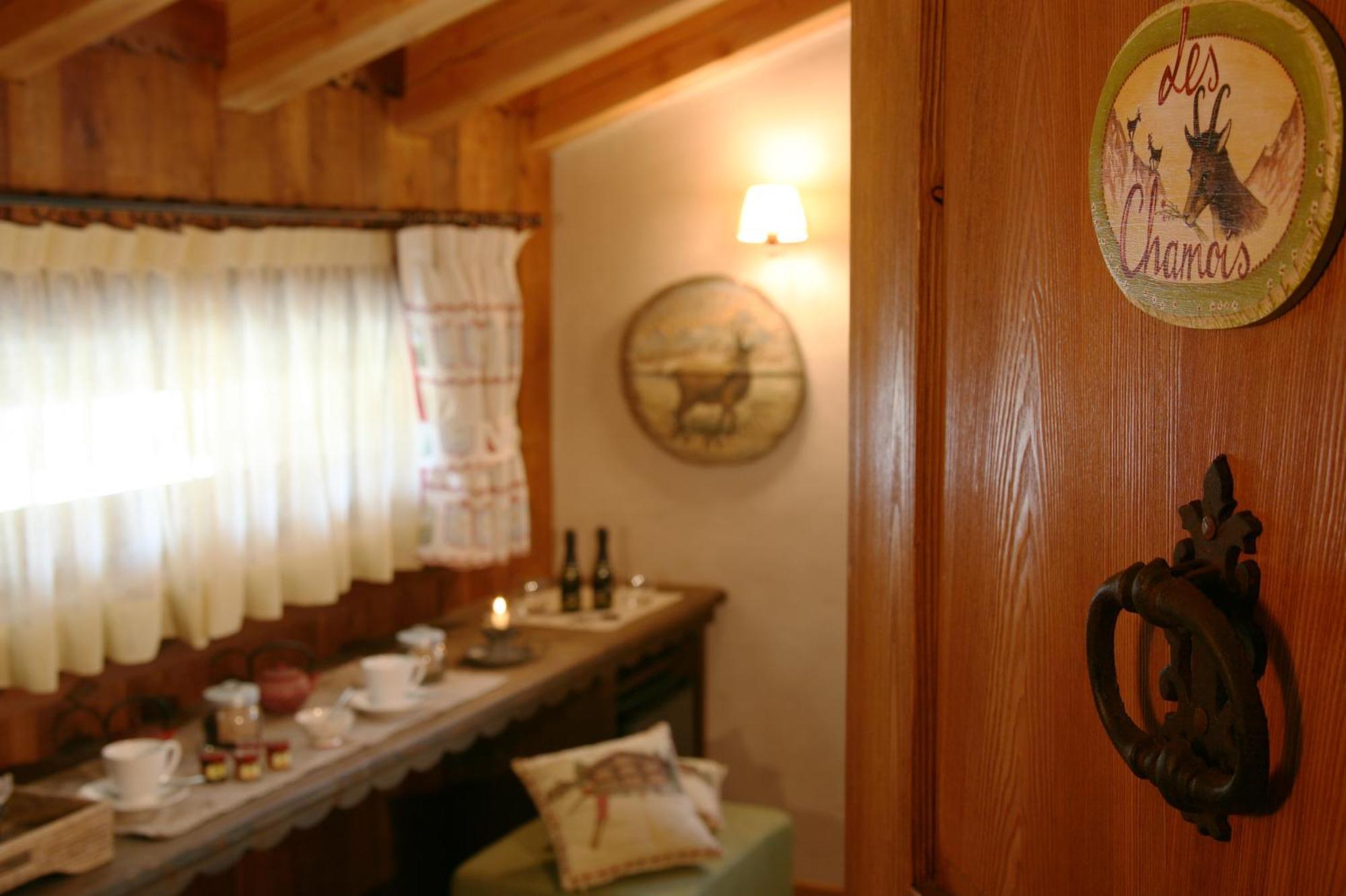 Hotel Letterario Locanda Collomb La Thuile Bilik gambar