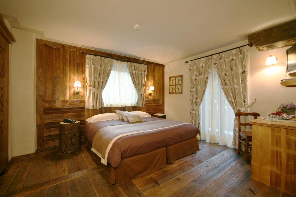 Hotel Letterario Locanda Collomb La Thuile Bilik gambar