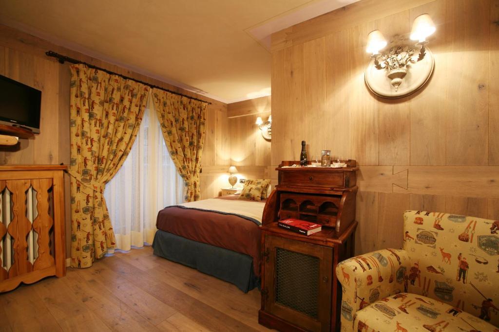 Hotel Letterario Locanda Collomb La Thuile Bilik gambar